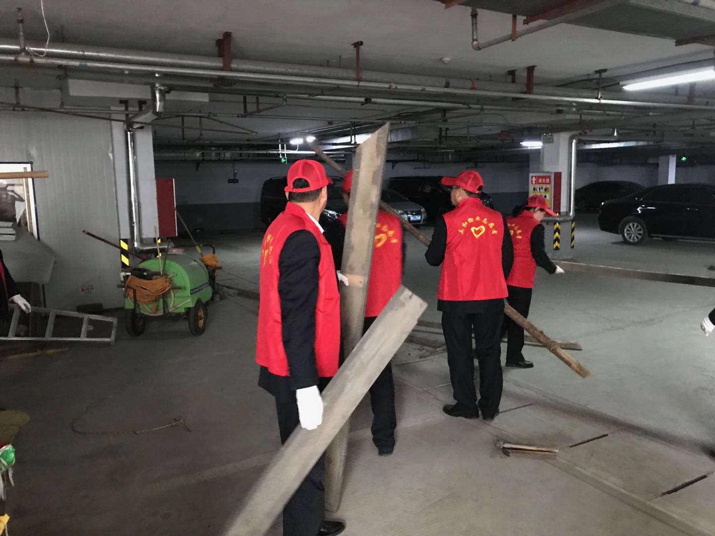 三和實(shí)業(yè)黨支部開展“學(xué)雷鋒 講奉獻(xiàn)”志愿服務(wù)活動